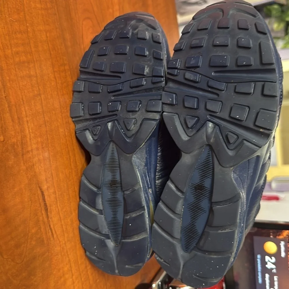 Nike Air Max 95 Triple Black Shoes‎ 307565-055 Athletic Sneakers Women's Size 8